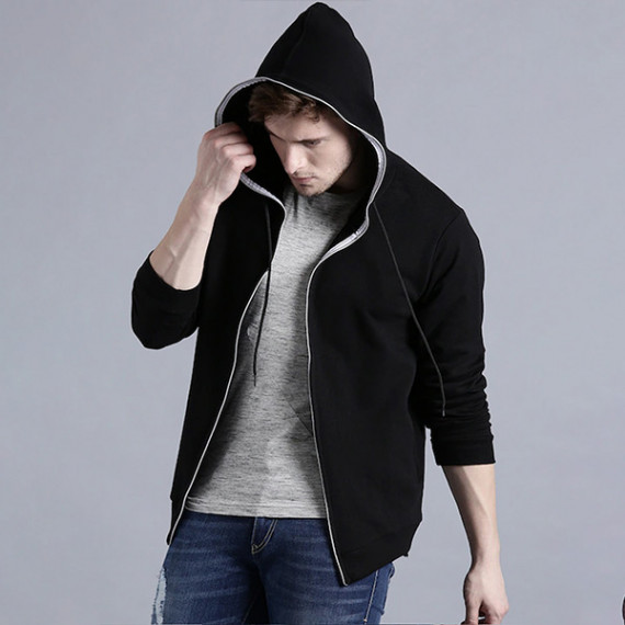 https://fitdrop.in/products/men-black-solid-hooded-sweatshirt
