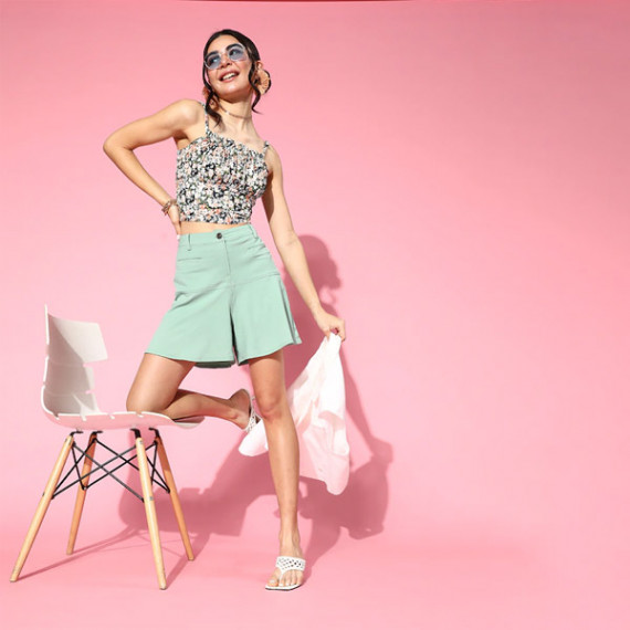 https://fitdrop.in/products/women-green-shorts