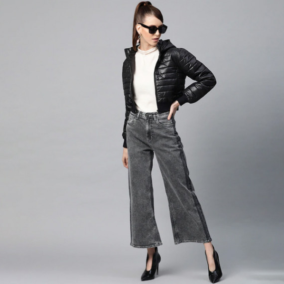 https://fitdrop.in/products/women-black-solid-cropped-puffer-jacket