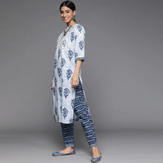 https://fitdrop.in/products/women-white-paisley-motifs-printed-pure-cotton-kurta-with-trousers-with-dupatta