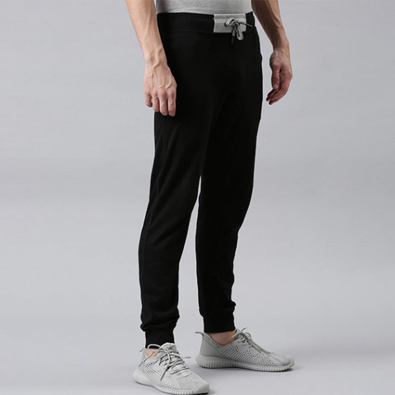 https://fitdrop.in/products/men-black-solid-organic-cotton-track-pants