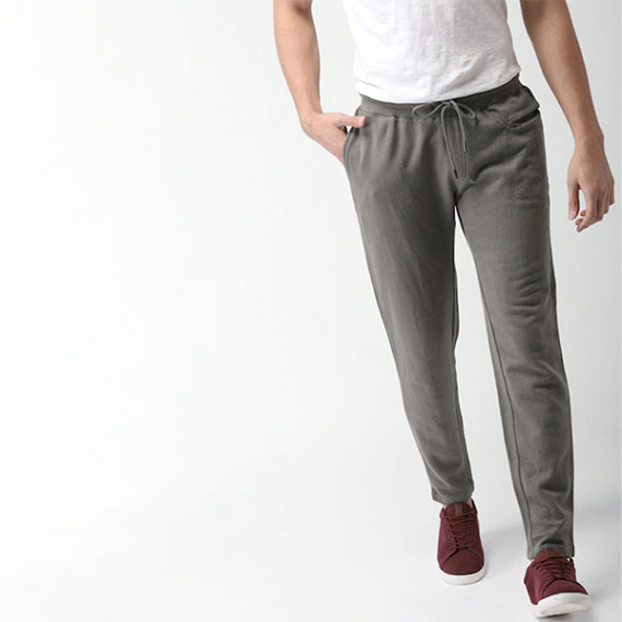 https://fitdrop.in/products/men-grey-regular-fit-solid-track-pants