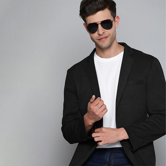 https://fitdrop.in/products/men-black-textured-regular-fit-single-breasted-blazer