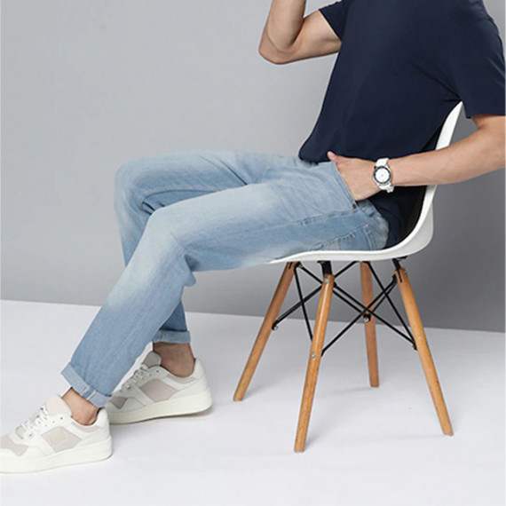 https://fitdrop.in/products/men-blue-slim-tapered-fit-light-fade-stretchable-jeans