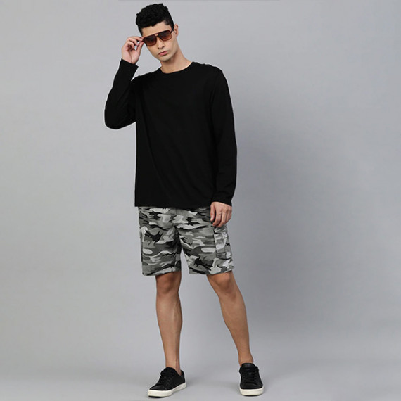 https://fitdrop.in/products/men-charcoal-grey-camouflage-printed-pure-cotton-cargo-shorts